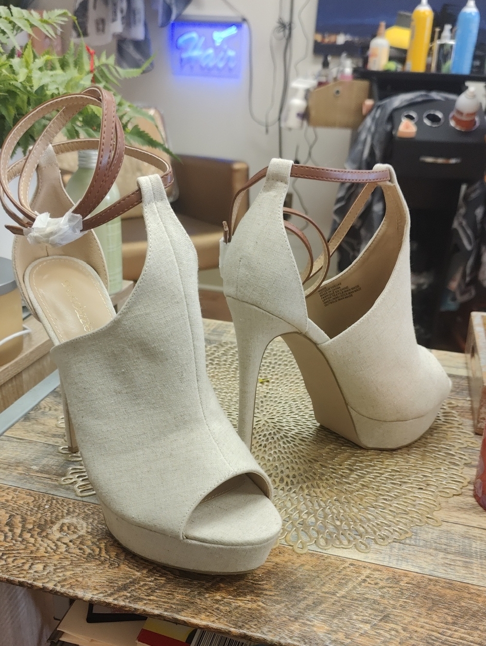12! Big Size! Shoe Dazzle Cream Canvas Peep-Toe Platform Heels with Ankle Strap